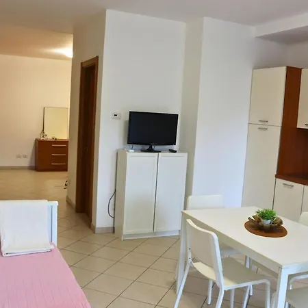 -sanremo-bussana- Suite-b With Ac - 5 Min From The Sea *