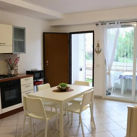 -sanremo-bussana- Suite-b With Ac - 5 Min From The Sea Sanremo